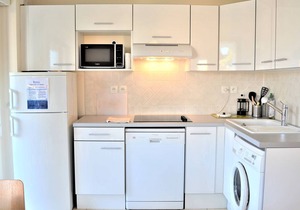 Modern Apartment, 2 Bedrooms, Terrace, A/C, Parking, Near Beach, Cavalaire