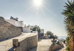 Modern home with 2 apartments, a swimming pool and sea view, in the area of Koundouros