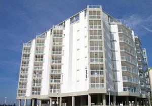 Modern Penthouse Apartment on the Beach