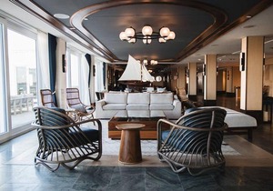 Newport Harbor Island Resort