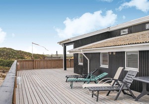 Nice home in Hvide Sande with sauna