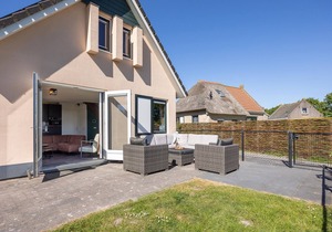 Nice home in Tzummarum with WiFi