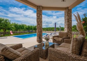 Nice Home In Vinjani Gornji With Wifi