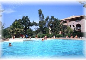 one bedroom apartment for rent with pool in the residence near the beach