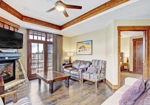 One Ski Hill Place S8325