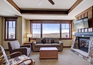 One Ski Hill Place S8414