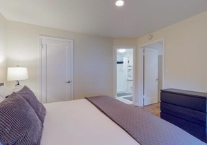 Oregon House Unit #1B The Gate House