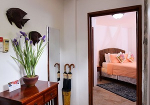 Pool, Grill, 2 minute walk to water. Your stay supports local children in need!