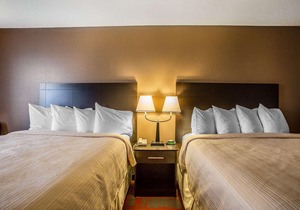 Quality Inn & Suites West Bend