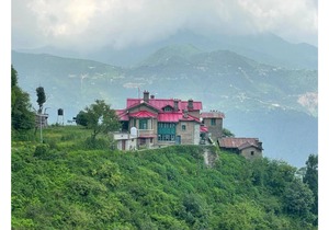 Relax, rejuvenate and experience authentic Kumaoni cuisine and Ayurvedic spa.