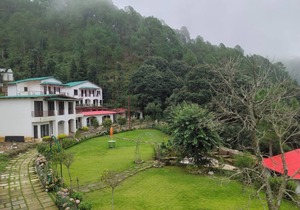 Relax, rejuvenate and experience authentic Kumaoni cuisine and Ayurvedic spa.