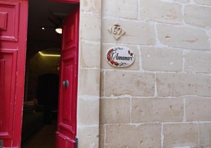 Romantic Townhouse in the Three Cities