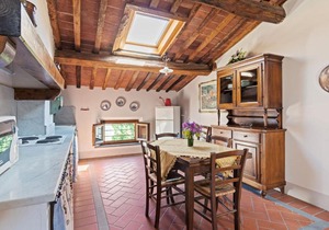 Rustic Apartment with Pool and air conditioning