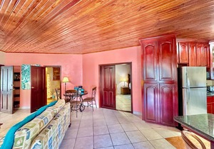 Salty Crab 3B @ Sunset Villas, West End