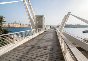 SEAFRONT LUXURY APARTMENT incl POOL