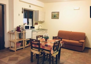 Serene Abruzzo Retreat with Mountain Views