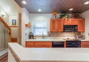 Serene mountain view retreat with free WiFi & hot tub - near Purgatory