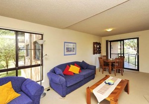 Shoreline Unit 2 1 Intrepid Close