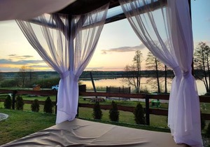 Siedlisko nr 4A nad jeziorem Skarlińskim, jezioro, mazury, domki letniskowe