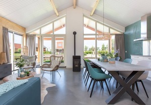 Stay in our energy-neutral Eneva 6 bungalow with private jetty.