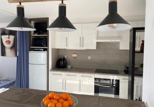 Studio Cabine à Le Barcarès, 4 couchages, terrasse, parking, piscine et activités sportives - FR-1-195-23