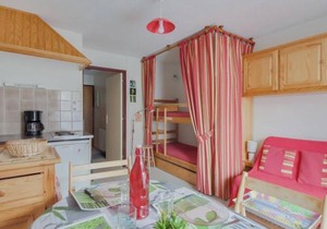 Studio cosy avec jardin et parking près des stations de ski, quartier calme Exposition Sud-Ouest - FR-1-402-81