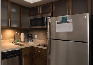 Studio | Pool + King bed + FREE Breakfast