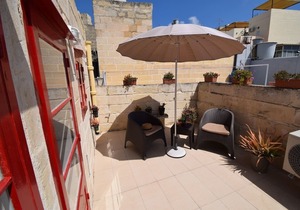 Stylish and characterful townhouse - views, A/C