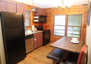 Sumptuous Shenandoah Crossing, 2 Bedroom Resort Cabin, Just A Mile To Your Favorite Destinations