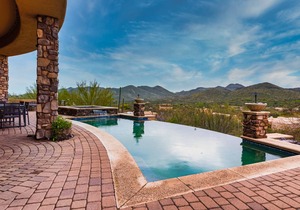 Sunbeam by AvantStay Elegant, Private Desert Home w/ Infinity Pool, Spa & View