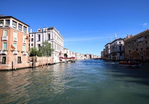 SUNNY CANALVIEW 4pax, wifi, aircond