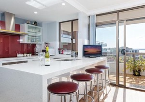 The Commodore, 23,9-11 Donald Street - Delightful unit with gorgeous water views, air con and wi-fi