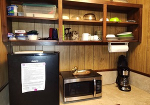 "The Duck Blind" is a comfy, rustic cabin on Lake Sam Rayburn, Tx - (#6)