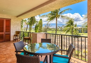 Third floor condo with ocean views, pool and hot tub access, and golf nearby