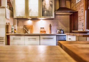 This lively cottage is located in the eastern interior of Poland just 200 meters from the lake.