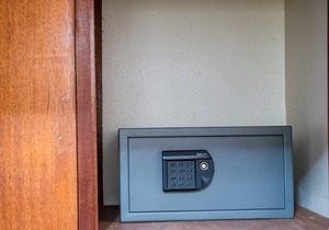 Trendy Deluxe Double Rooms in Masaka - 2