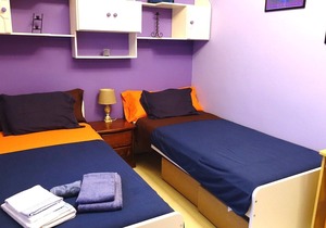 Twin Bedroom + Breakfast