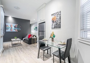 Upscale 2BR Apt - Prime Location with Netflix