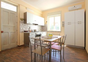 Viilla surrounded by greenery 1 km from the sea and adjacent to the town.