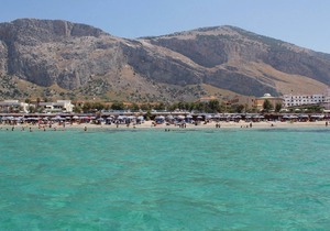 Viilla surrounded by greenery 1 km from the sea and adjacent to the town.