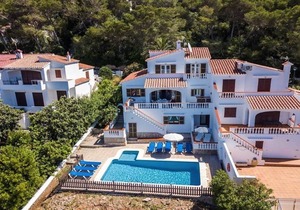 Villa ∙ 6 bedrooms ∙ 11 guests