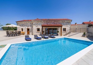 Villa Miandri with heated pool