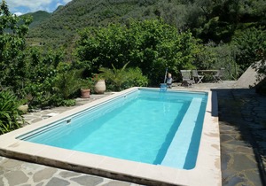 Villa with Pool 6/8 people on the heights of Badalucco - 12 km from the sea