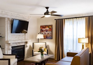 Westgate Flamingo Bay Resort 1br suite, Friday check-in