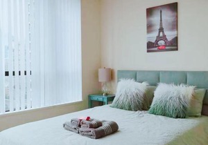 Yaletown Charming Waterview Suite