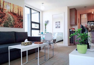 Yaletown Charming Waterview Suite