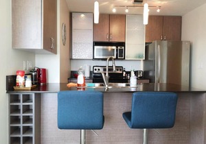 Yaletown Charming Waterview Suite