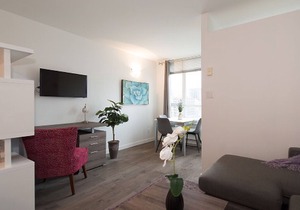 Yaletown Studio with Amazing Views (P1)