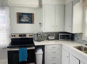 Beach Cottage East Matunuck | Snug Harbor