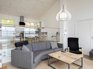 Holiday Farso | Hvalpsund